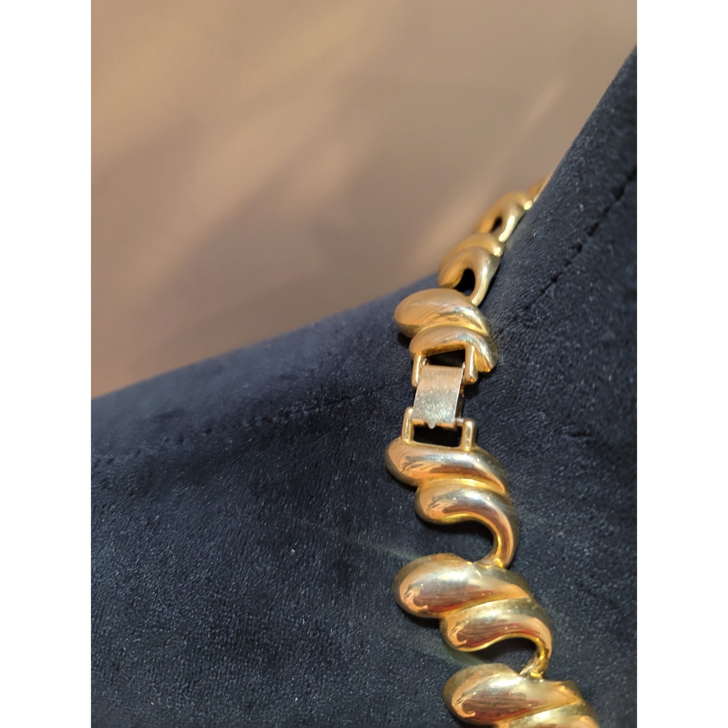 Women's Gold Necklace Wave Design Curved Links Fashion Jewelry Elegant Lock