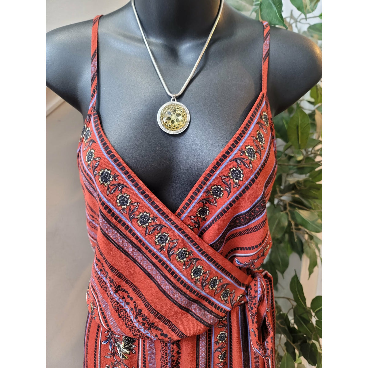 Scobe Maxi Dress Women's Size Medium Multicolor Polyester V Neck Sleeveless