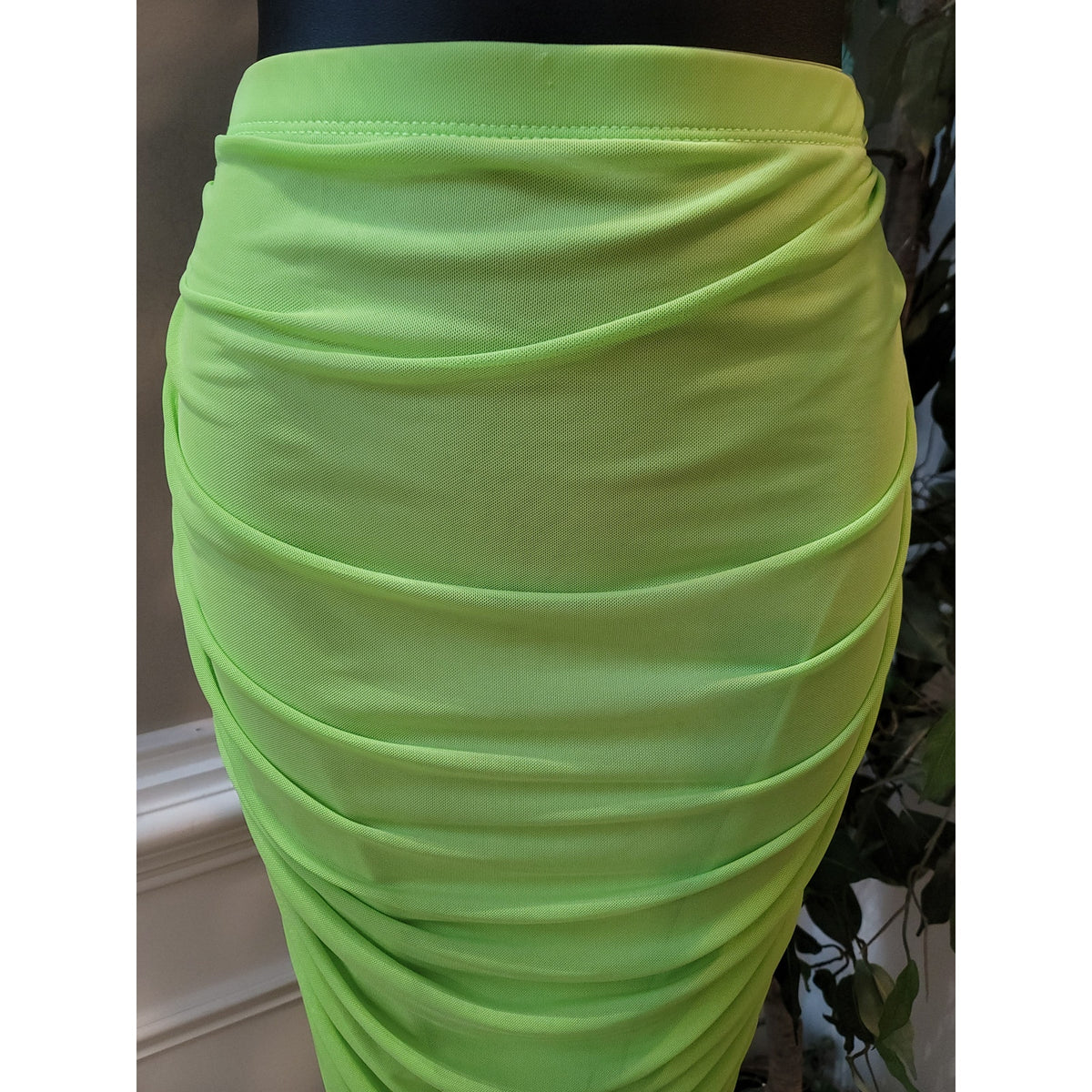 Fashion Nova Ruched Maxi Skirt Women's Medium Lime Green High Slit Fully Lined