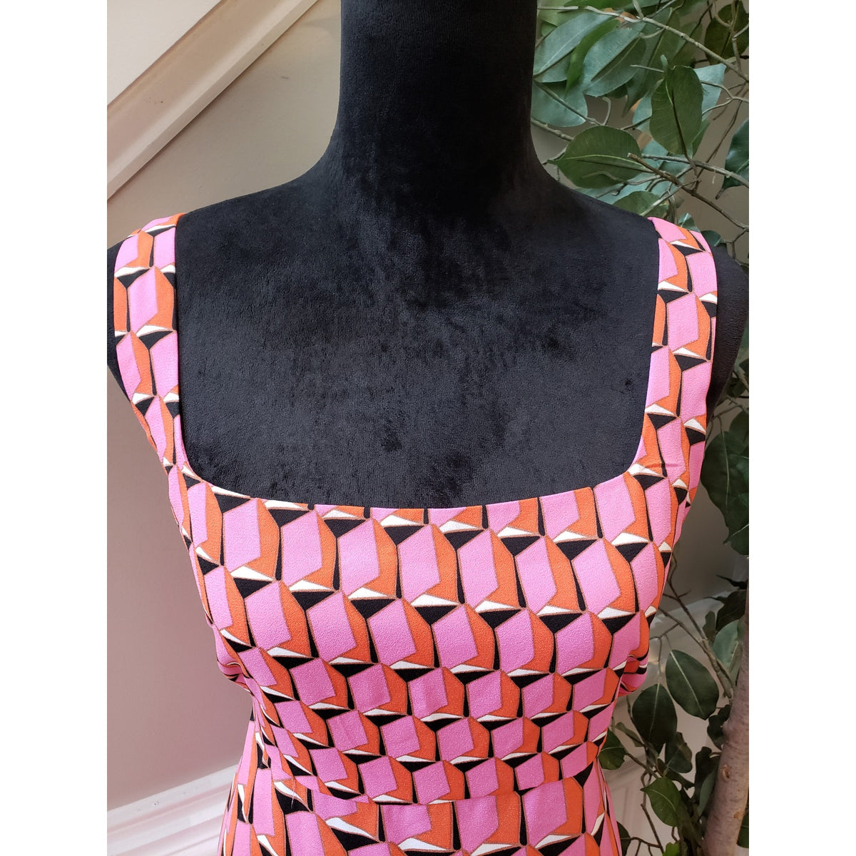 Diane Von Furstenberg Knee Length Dress Women's XL Pink Sleeveless Square Neck