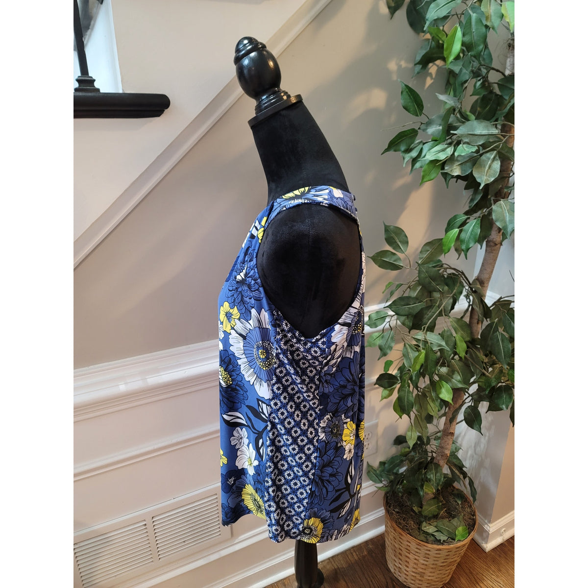 International Concepts Shelf Bra Halter Top Women's Large Blue Floral Keyhole