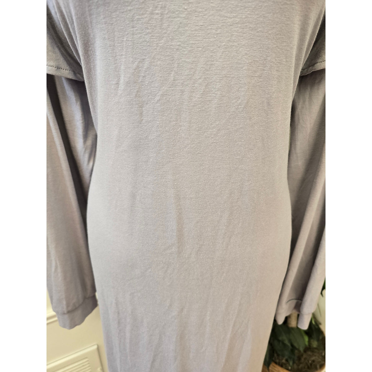 Party Dress Women's Size Large Lavender Ruffle Long Sleeves Round Neck Stretchy