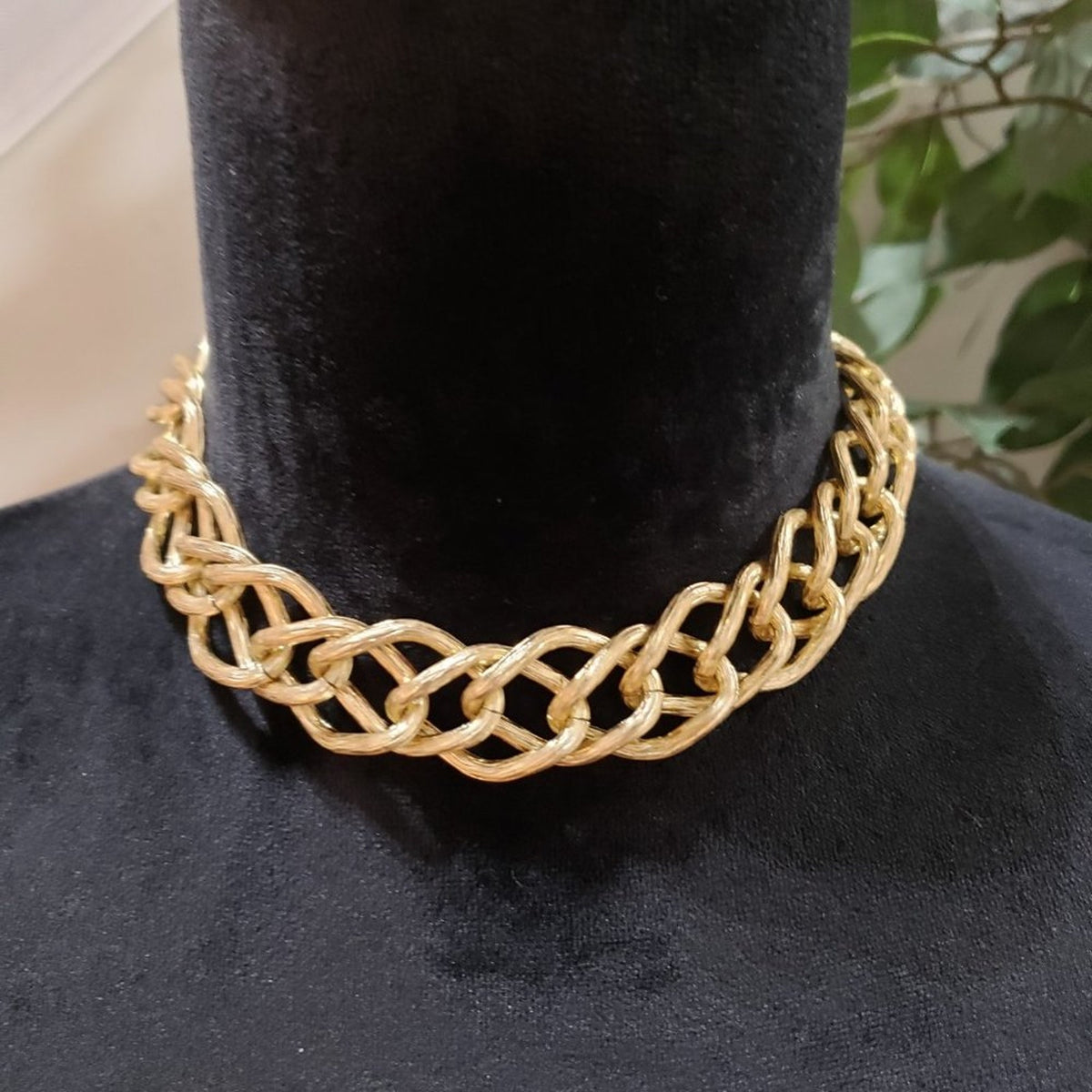 Womens Fashion Gold Tone Chunky Thick Chain Punk Chokers Necklace Twisted Lock