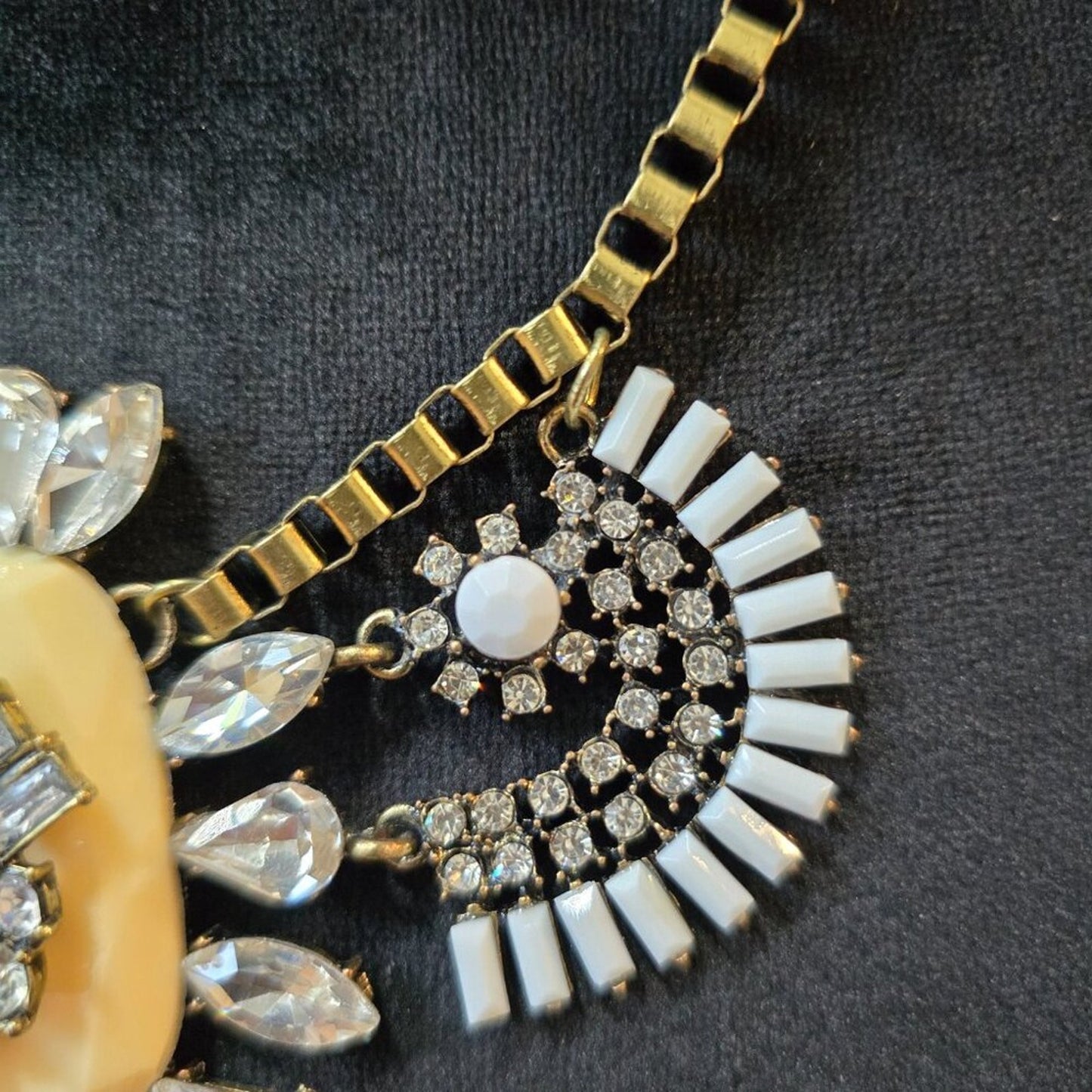 Women Yellow & Clear Crystal Acrylic Pendant Statement Necklace w/ Lobster Clasp