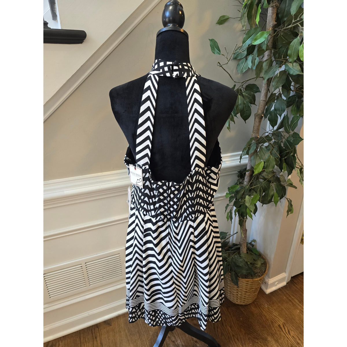 Bisou Bisou A-Line Dress Women SZ 16 White/Black Chevron Halter Neck Back Zipper