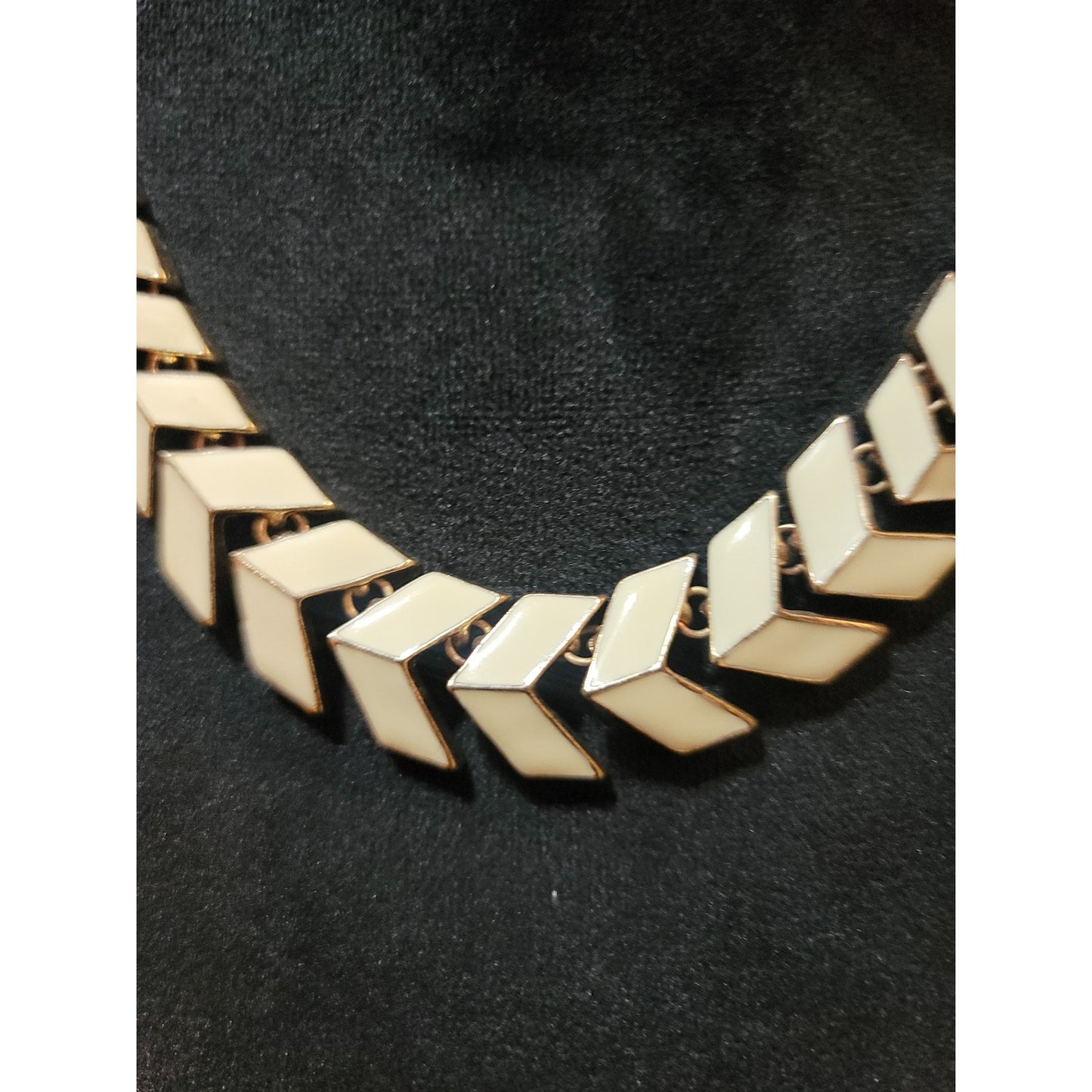 Women Gold Tone Chevron Statement Necklace With Adjustable Chain Elegant Jewelry