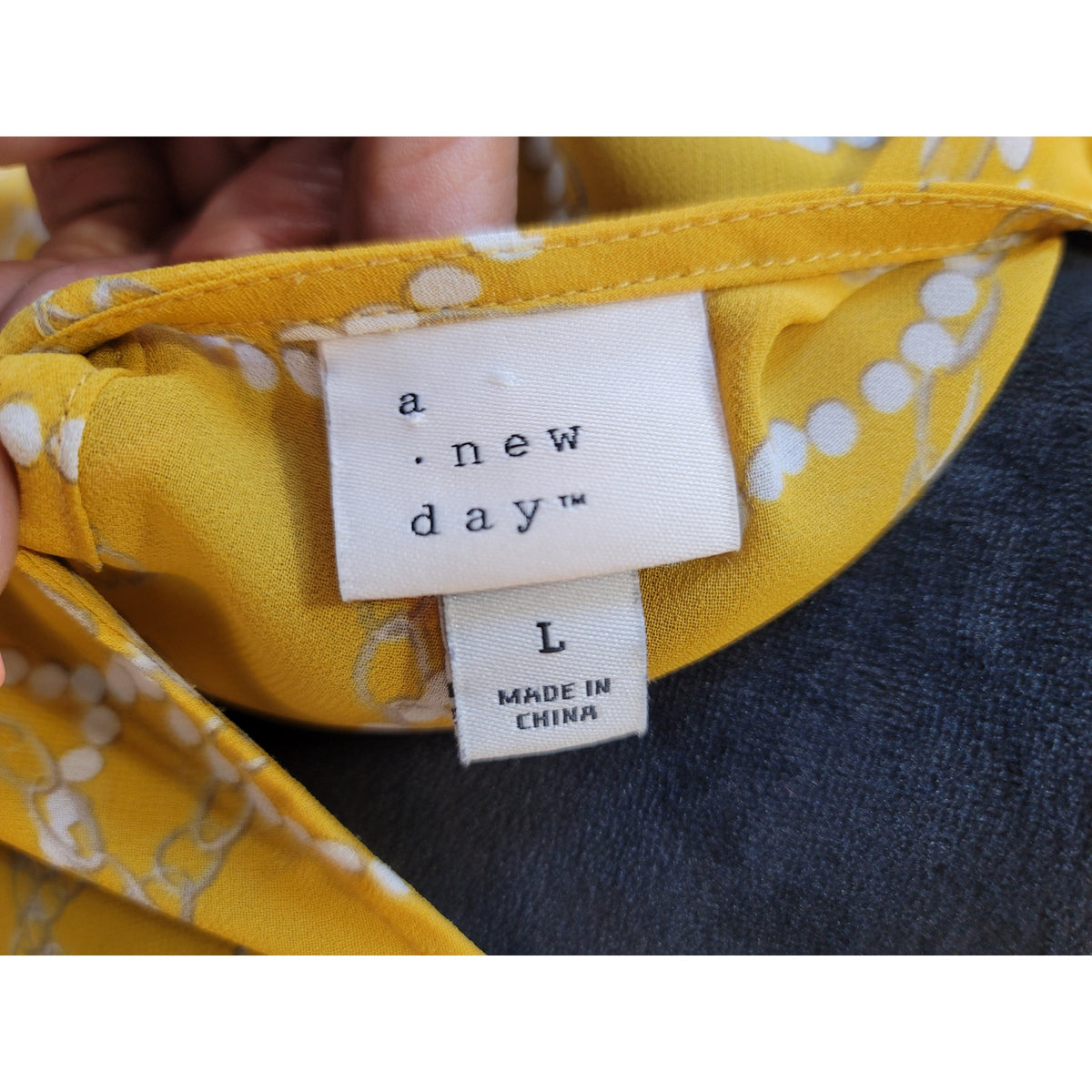 A .New Day Blouse L Yellow White Pearl Chain Crew Keyhole Long Sleeve Pullover