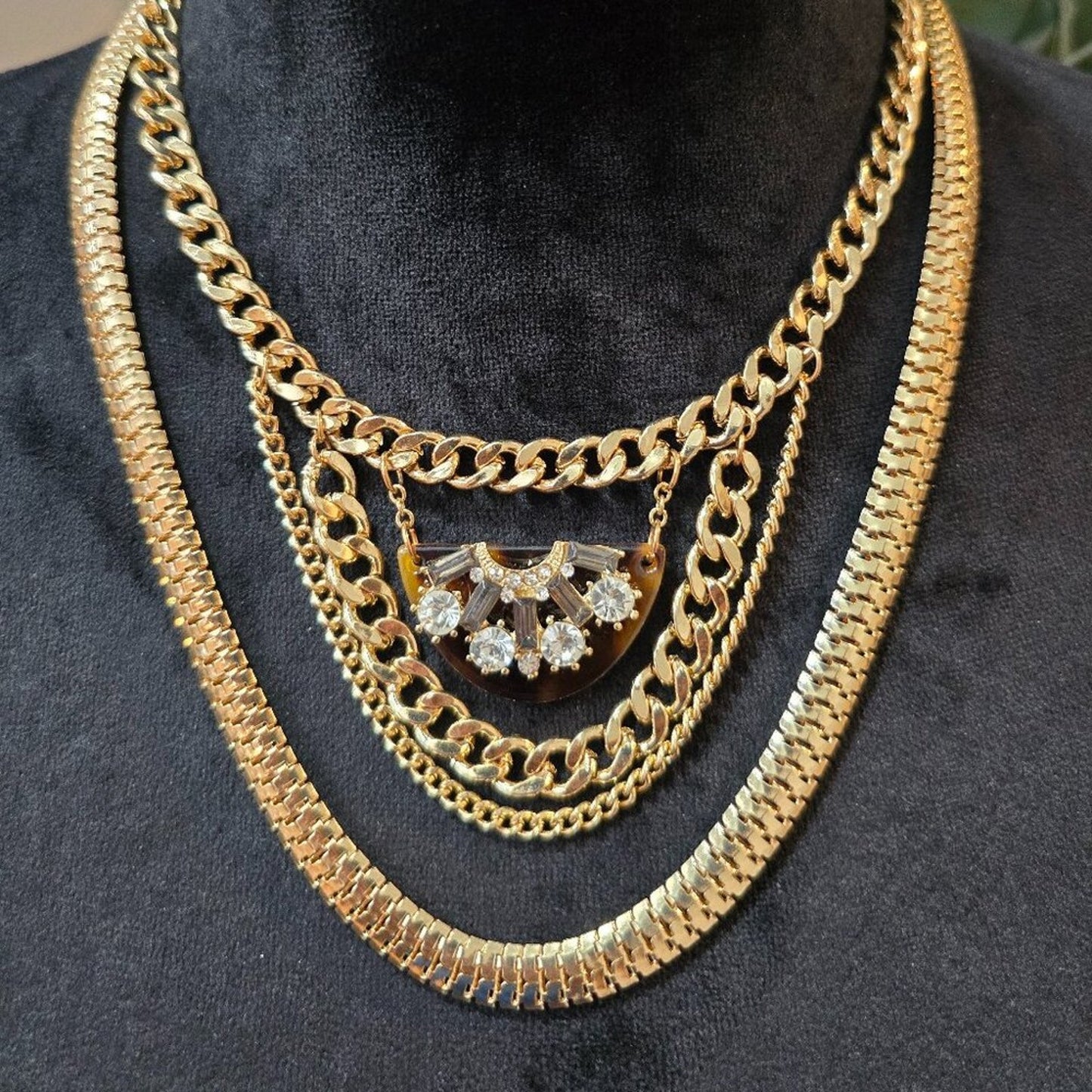 Womens Fashion Amber Acrylic Gold Tone Chain Necklace Jewelry with Lobster Clasp