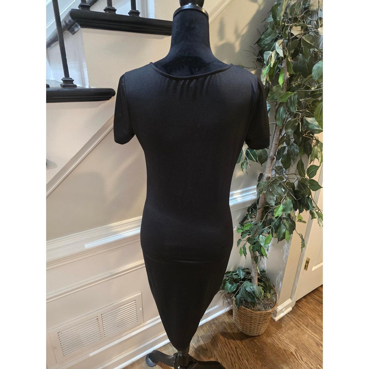 Fashion Nova Bodycon Dress Womens SZ M Black Drawstring Hem V-Neck Short Sleeve