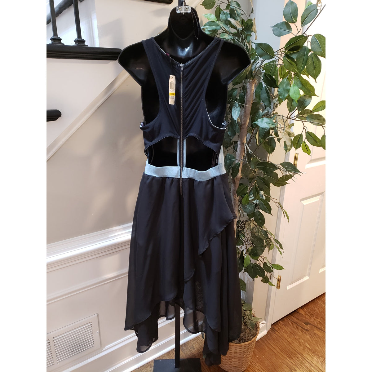 Material Girl Fit & Flare Dress Womens Medium Black Cutout Back Zip Layered Hen