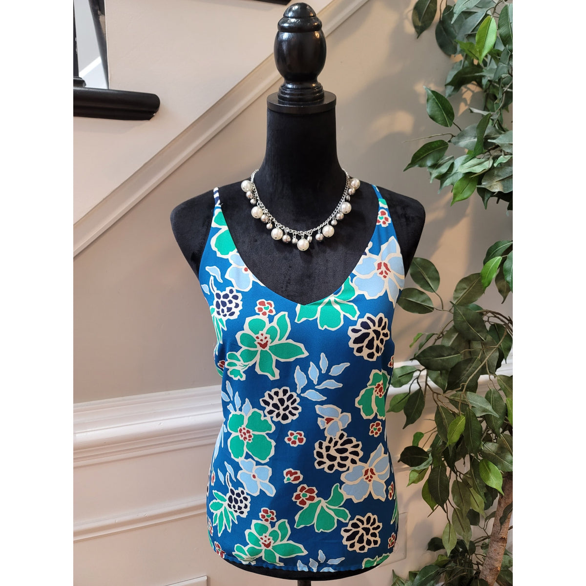 Banana Republic Tank Top Women's SZ XS Multicolor Floral V Neck Spaghetti Strap