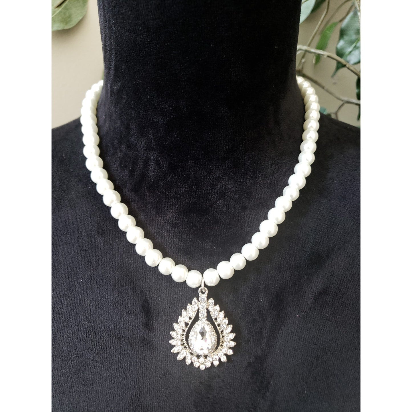 Womens Fashion Ivory Faux Pearl Chain Crystal Teardrop Pendant Necklace Jewelry