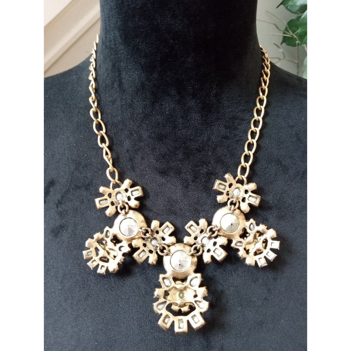 J. Crew Clear Rhinestone Floral Cluster Statement Bib Necklace Gold Tone Sparkly