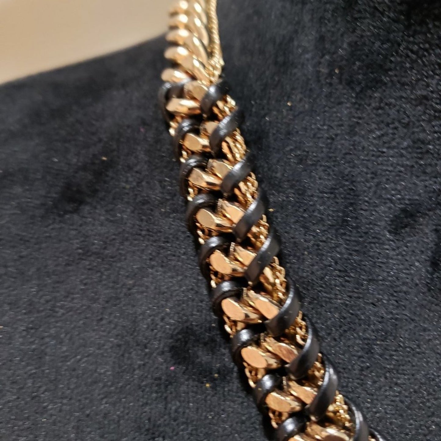 Womens Fashion Chain Link Leather Wrap Gold Tone Collar Necklace Lobster Clasp