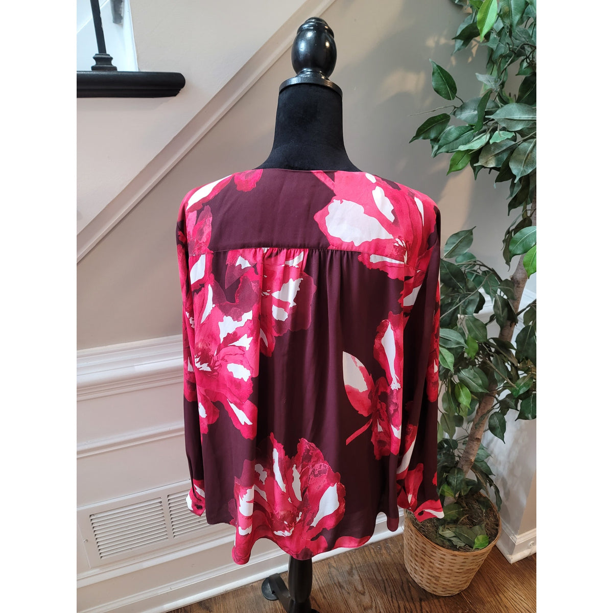 INC International Concepts Top Women's 18 Burgundy Floral V-Neck Zip Up Pullover