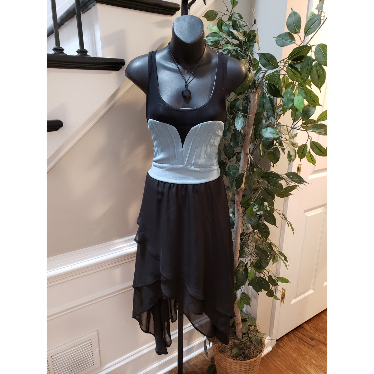 Material Girl Fit & Flare Dress Womens Medium Black Cutout Back Zip Layered Hen