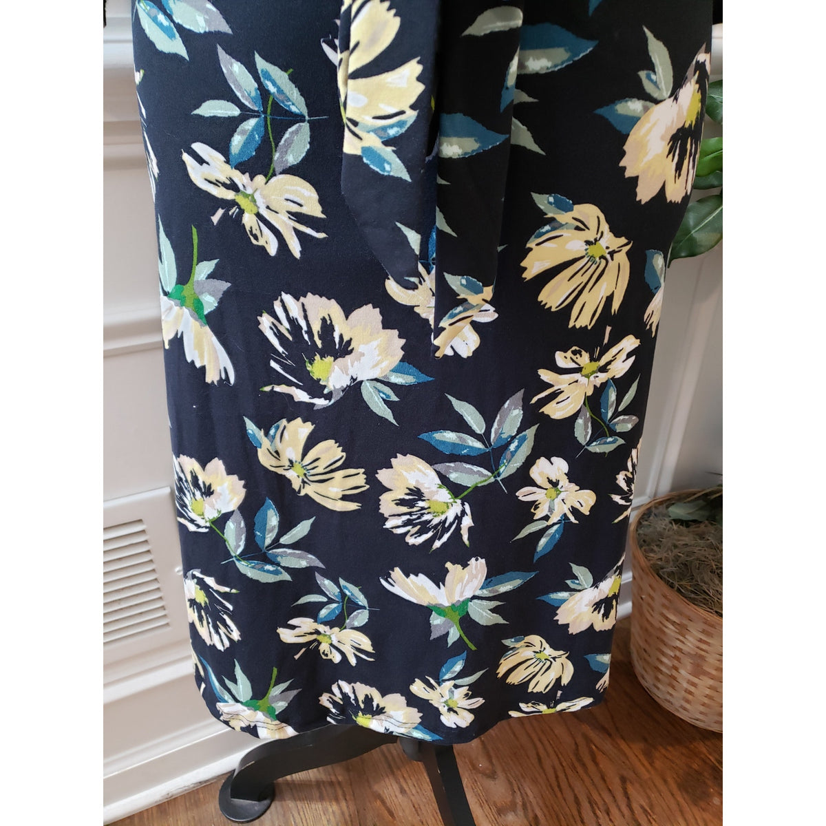 Serra Dress Women S Black Floral Wrap Belted Polyester Spandex V-Neck
