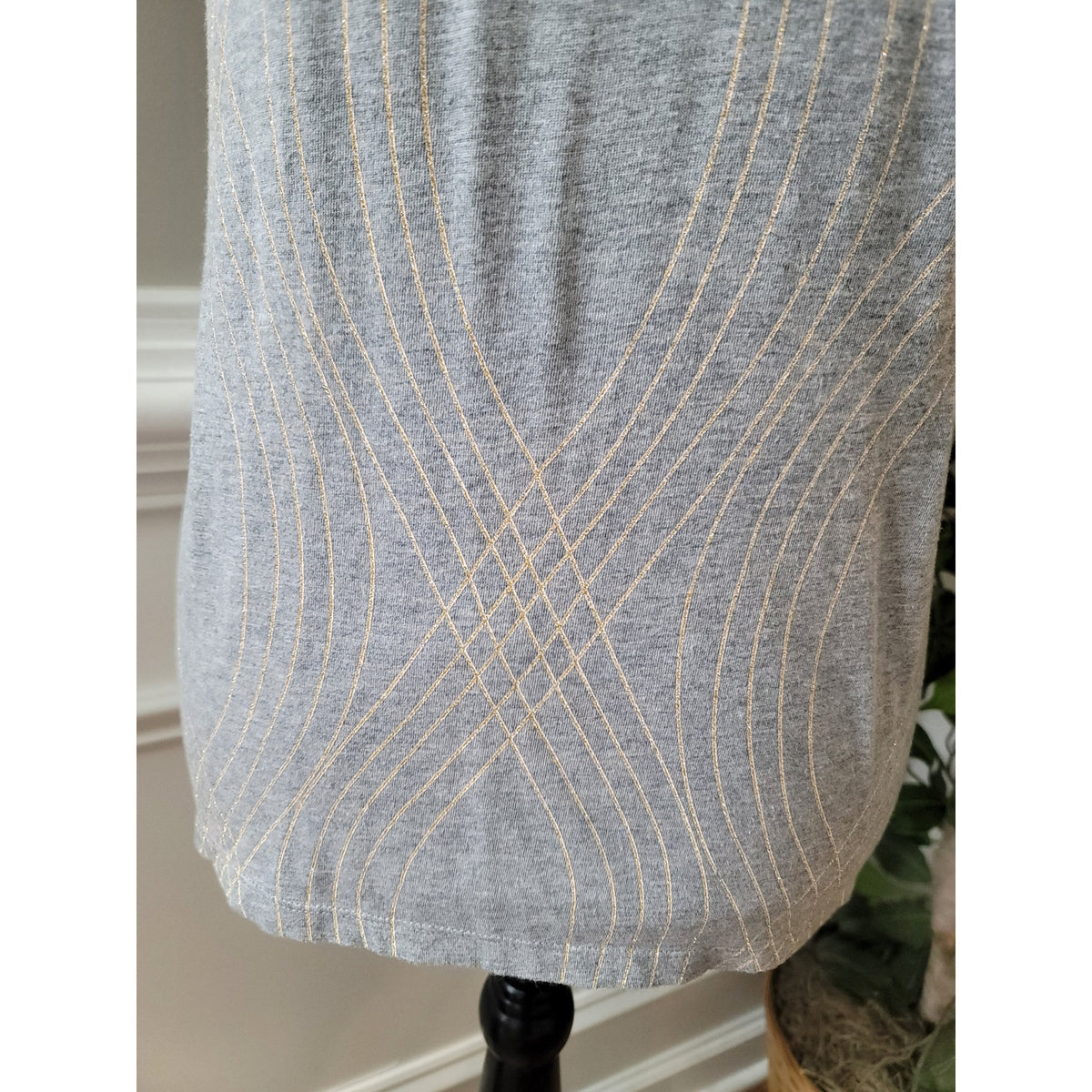 Zenergy By Chico's Blouse Women's Size 1/M Gray Short Sleeves Crew Neck Top