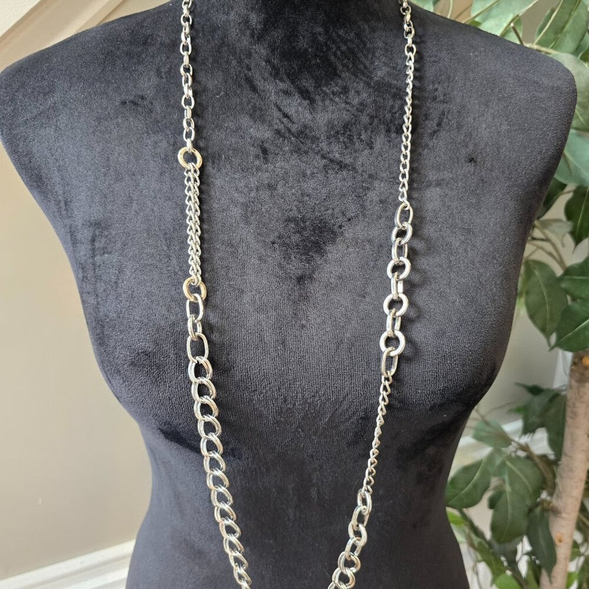 Women's Fashion Silver Tone Curb Link Chain Collar Necklace with Lobster Clasp
