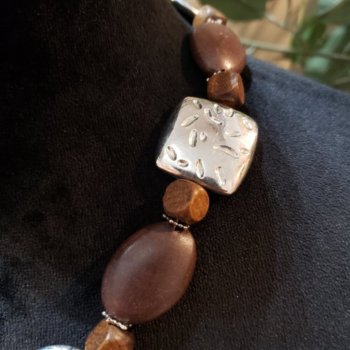 Womens Fashion Brown Beads Necklace Jewelry with Lobster Clasp