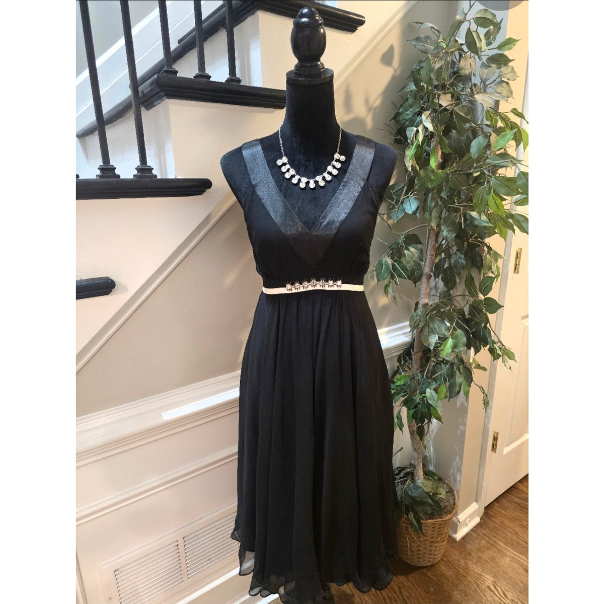 Ixe A-Line Dress Women S 12 Black Embellished Tie Waist Pleated Lined Sleeveless