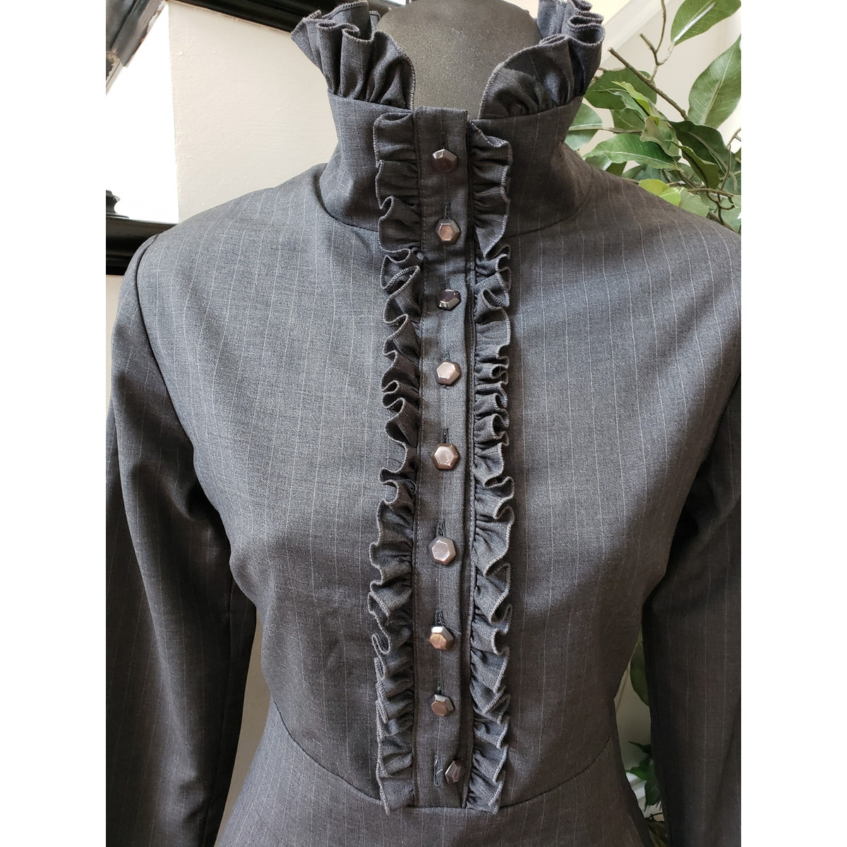 Britt Lintner Sheath Dress Women 10 Black Ruffle Trim Mock Neck 1/2 Button Front