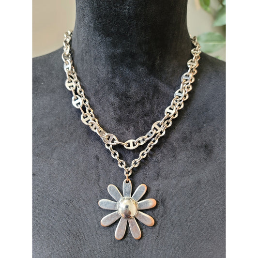 Women's Lightweight Silver Necklace With Twisted Mariner Link Chain Design