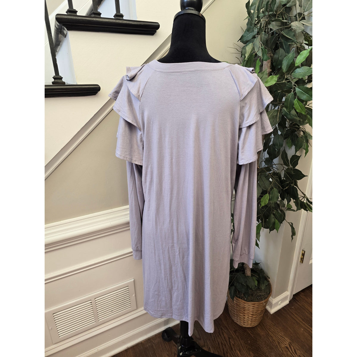 Party Dress Women's Size Large Lavender Ruffle Long Sleeves Round Neck Stretchy