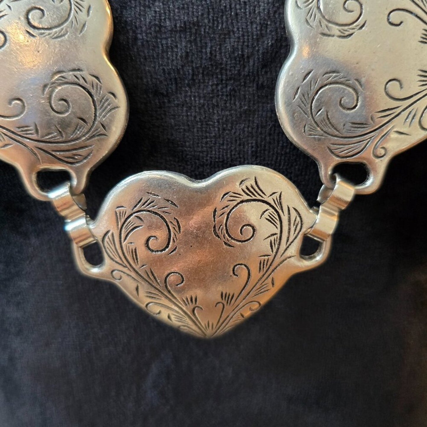 Womens Fashion Silver Tone Heart Shaped Linked Necklace Jewelry with Hook & Eye