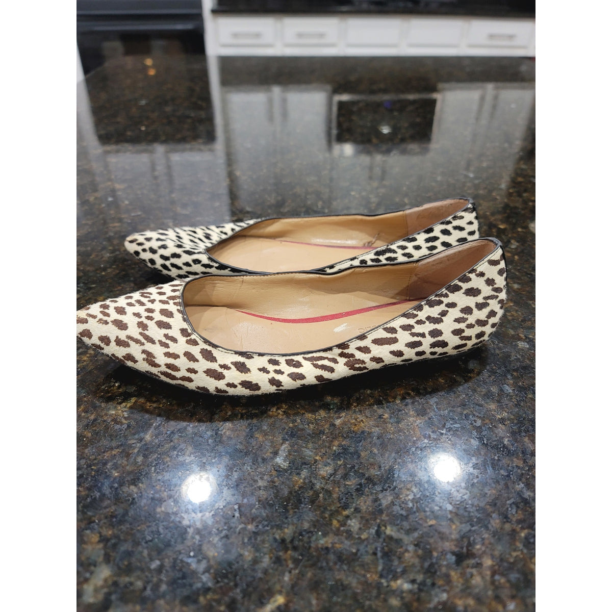 Banana Republic Pumps Women Size 8 White Brown Leopard Print Pointed Toe Slip On