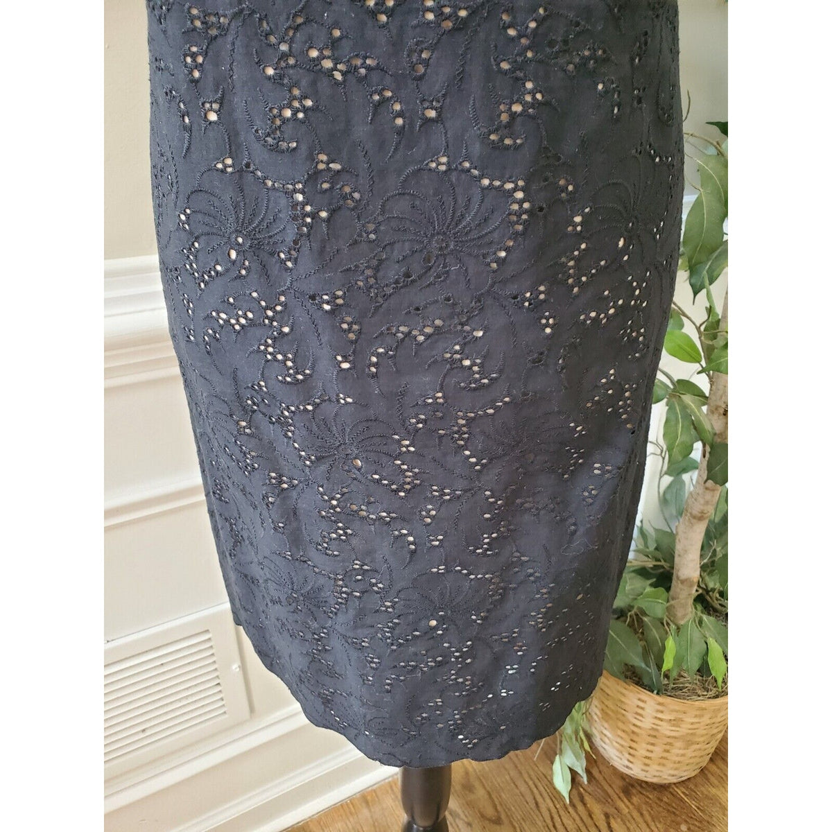 Loft Women Black Floral Polyester Round Neck Sleeveless Knee Length Dress Size 8