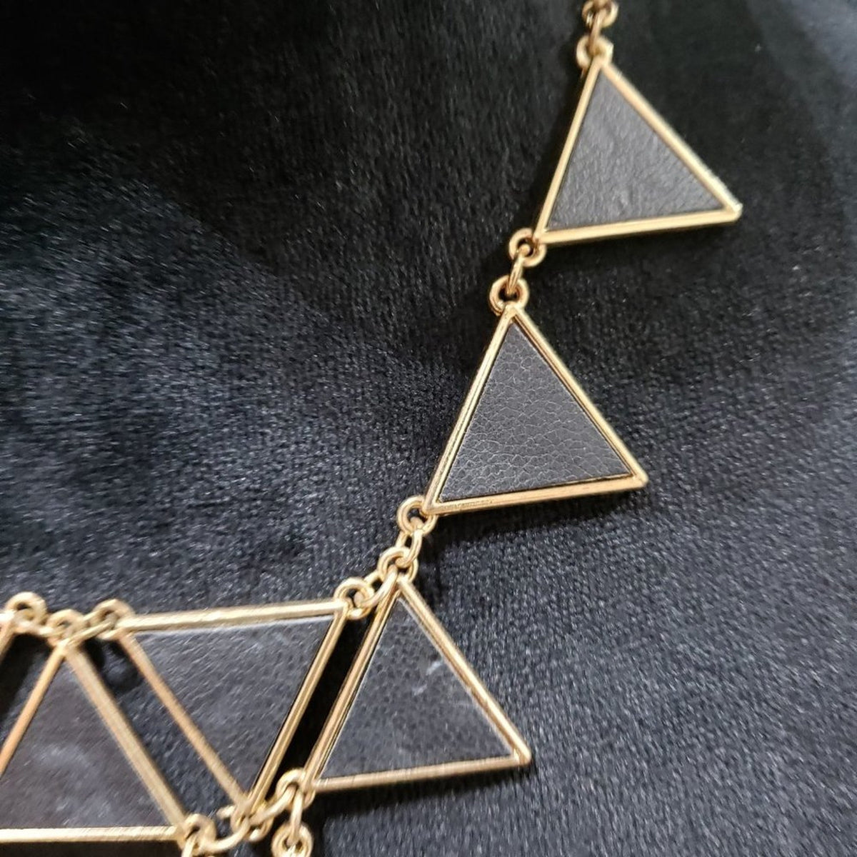 Forever 21 Womens Triangle Shape Link Statement Necklace with Lobster Clasp