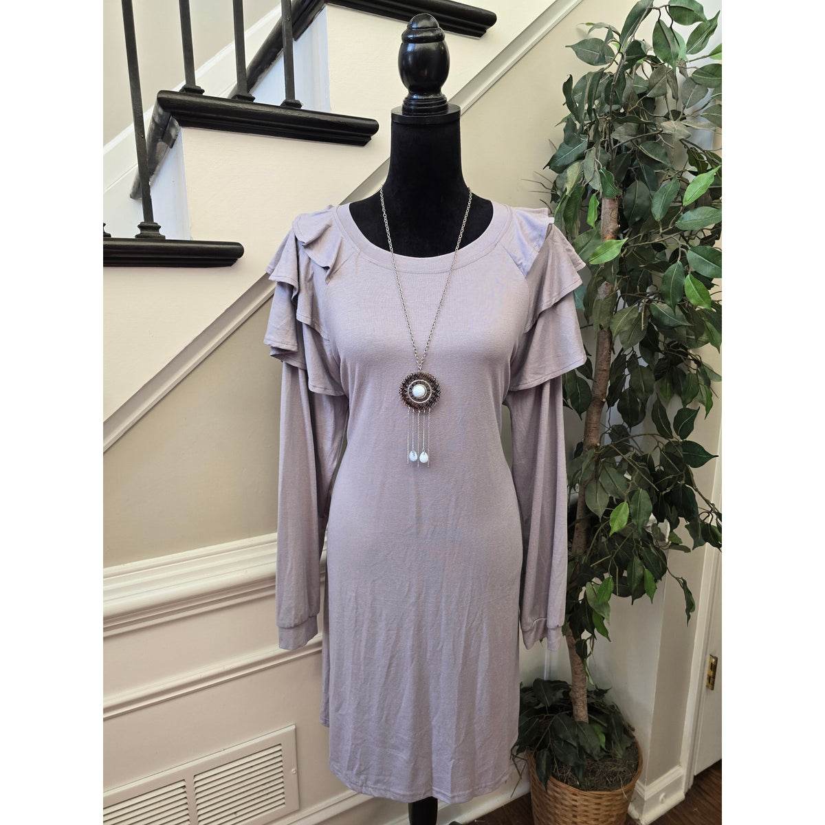 Party Dress Women's Size Large Lavender Ruffle Long Sleeves Round Neck Stretchy