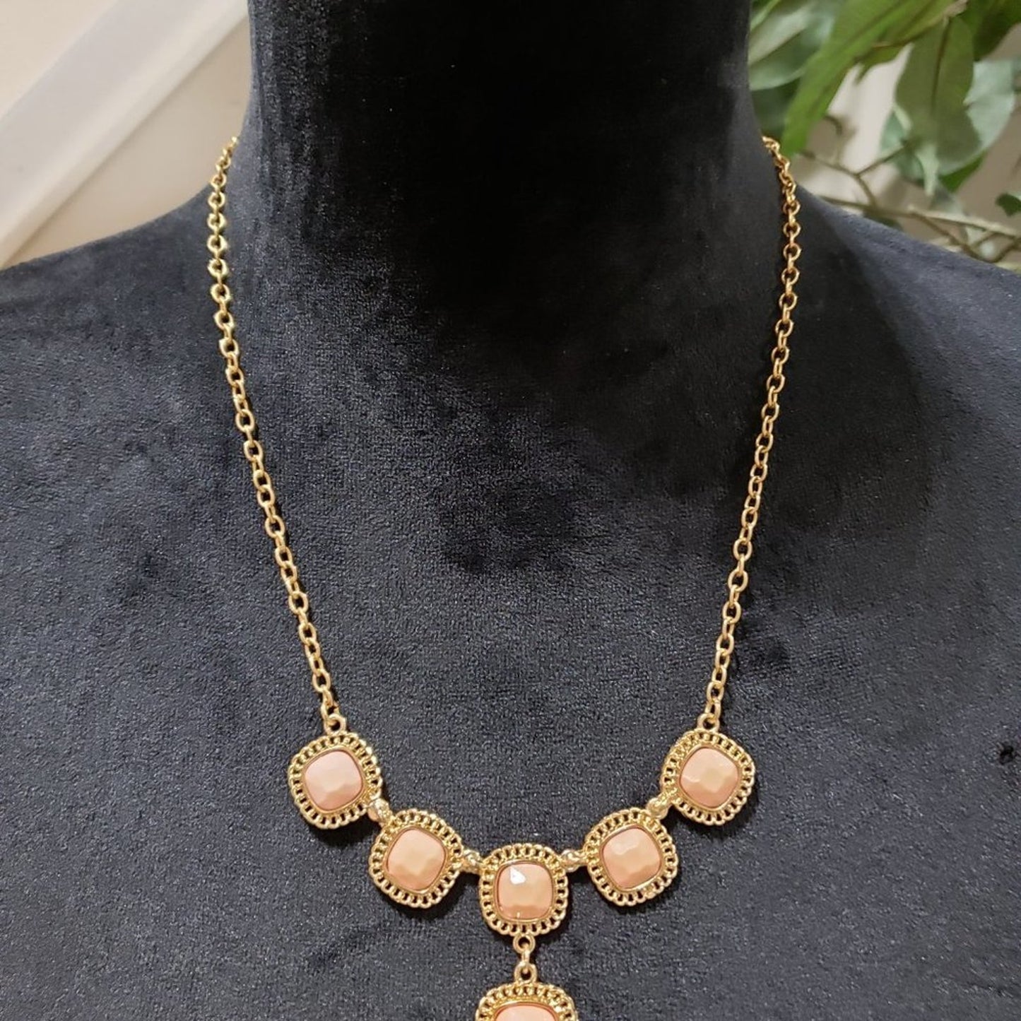 Women Fashion Gold Tone Chunky Gemstones Beaded Statement Necklace w/ Lobster