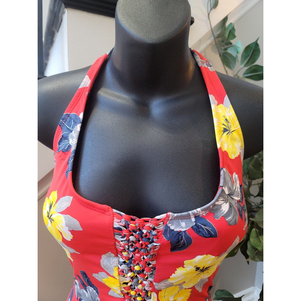 Ambrielle Swimsuit Women's Large Red Floral Padded Bra Halter Neck Open Back