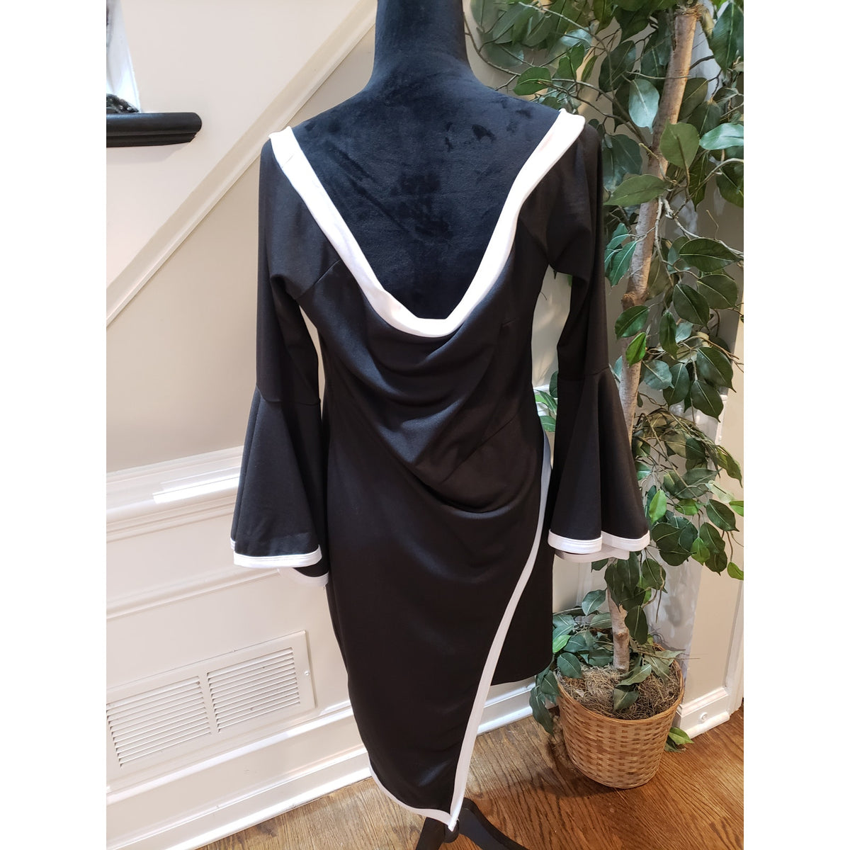 Bodycon Dress Womens XL Black White Off Shoulder Bell Sleeve Asymmetrical Party