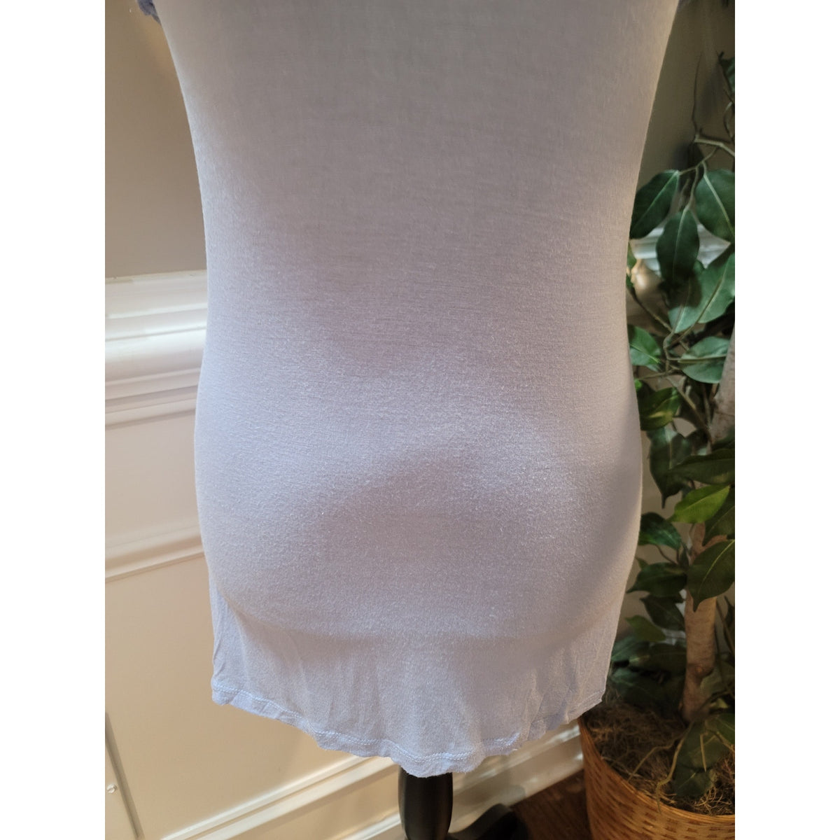 Kenar Bodycon Dress Women's Size Medium Ruffle Sleeveless Scoop Neck Stretch