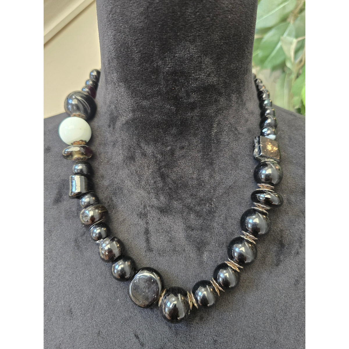 Chunky Black Gray Metallic Beaded Silver Tone Collar Necklace