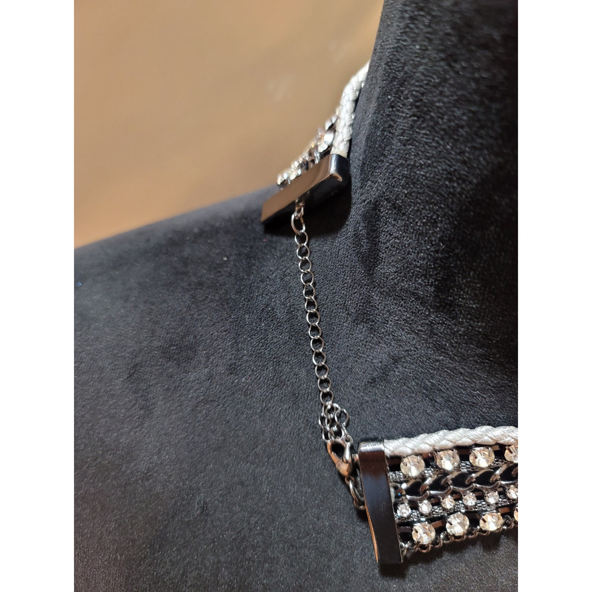 Women's Statement Rhinestone Choker And Necklace With Adjustable Chain Lock