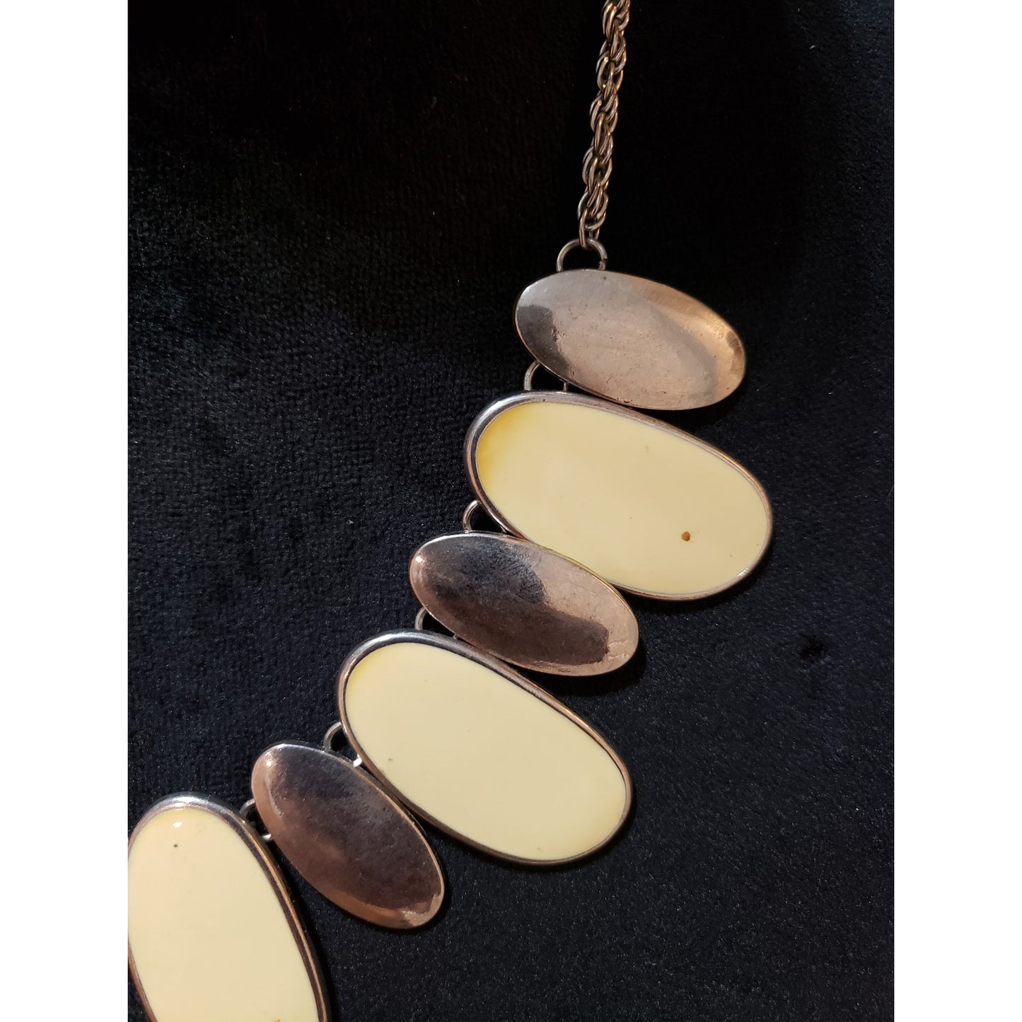 Womens Fashion Silver Tone Ivory Lucite Faceted Oval Cabochon Necklace Jewelry