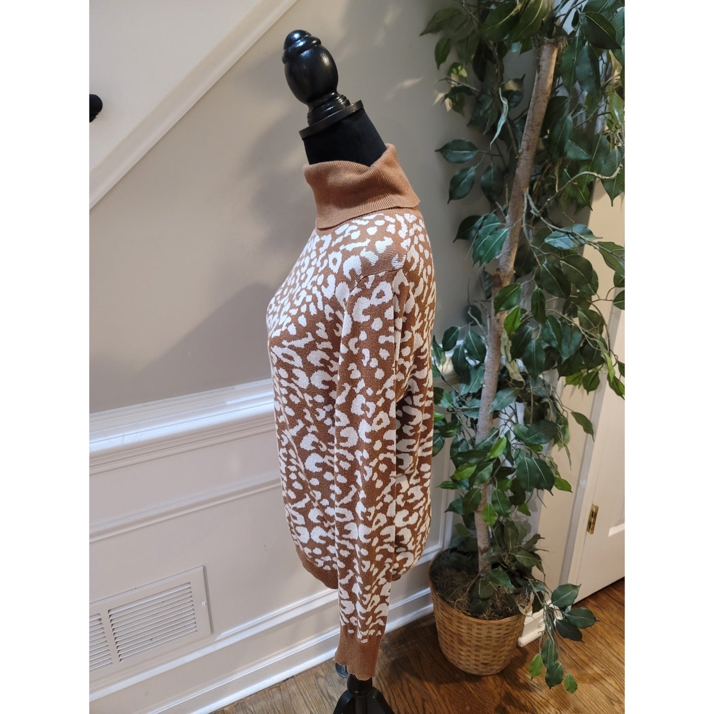14th and Union Turtleneck Sweater Women S Brown White Leopard Print Long Sleeve