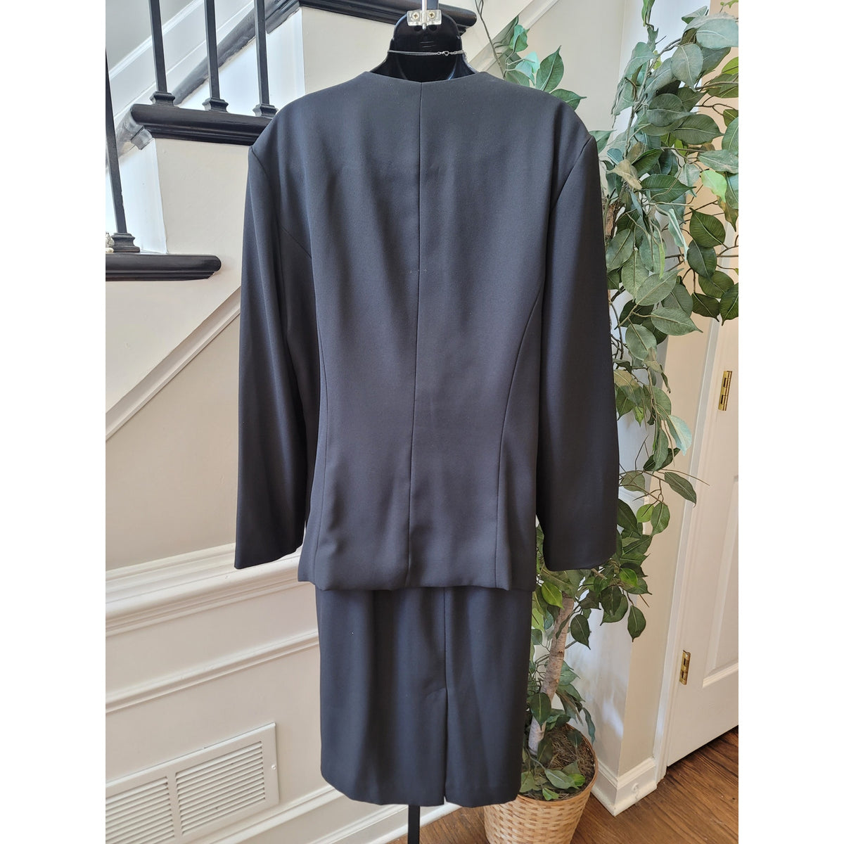 Why Skirt Suit Women's Size 16 Black Button Up Front Back Slit Fully Lined