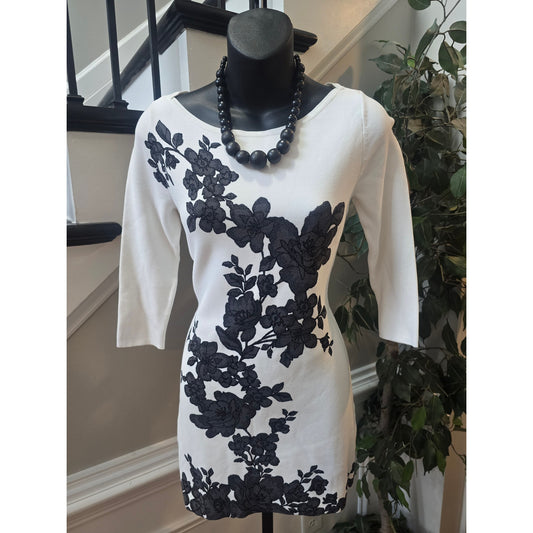 WHBM Sheath Dress Women's SZ XS White/Black Floral Knit Boat Neck 3/4 Sleeves