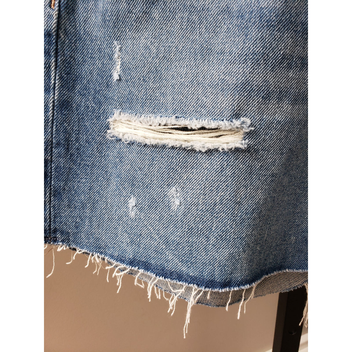 Old Navy Cut Off Shorts Women 4 Blue Denim Distressed High Rise Slouchy Straight