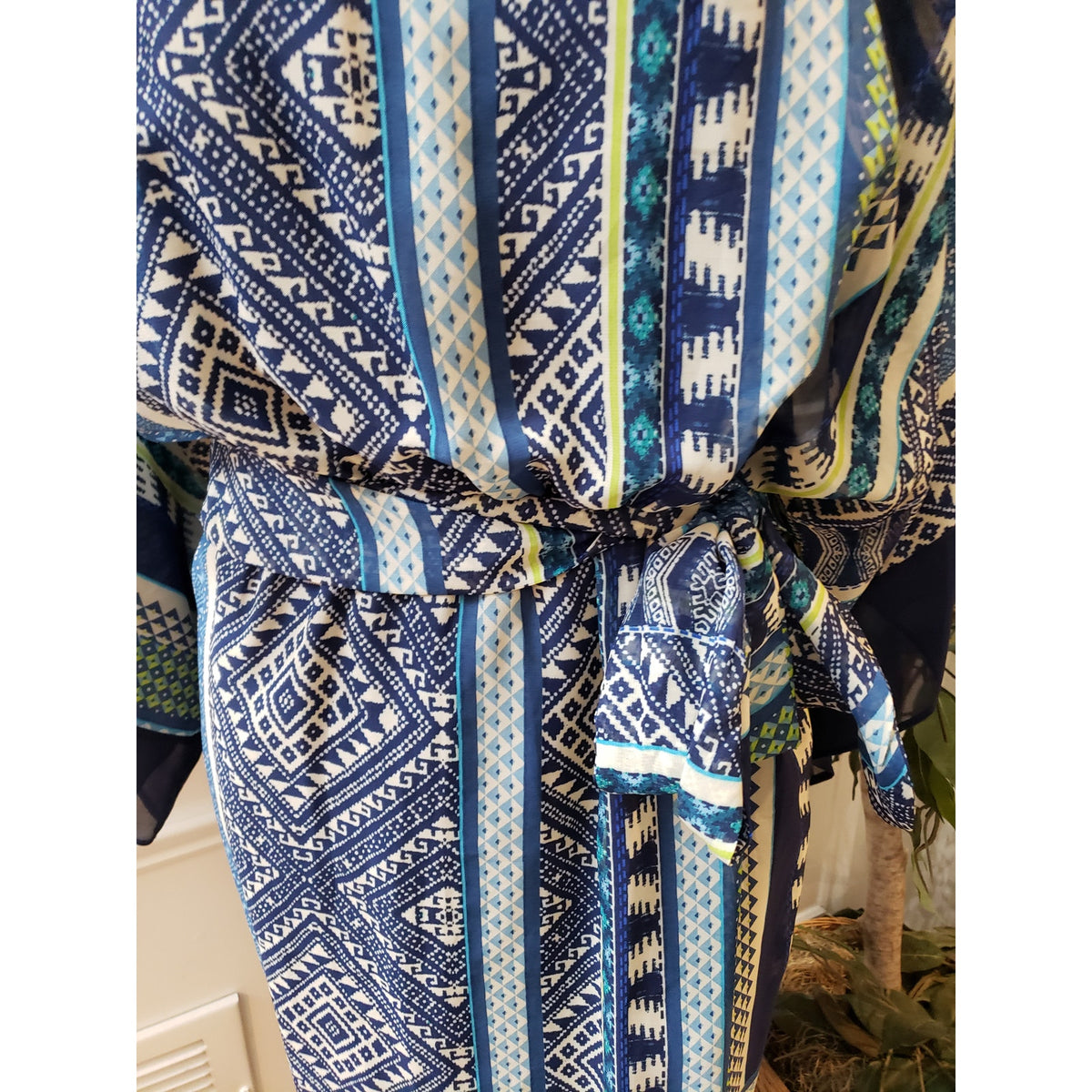 AGB Dress Women Size 8 Blue Geometric Belted Sheath Polyester Lined Vietnam