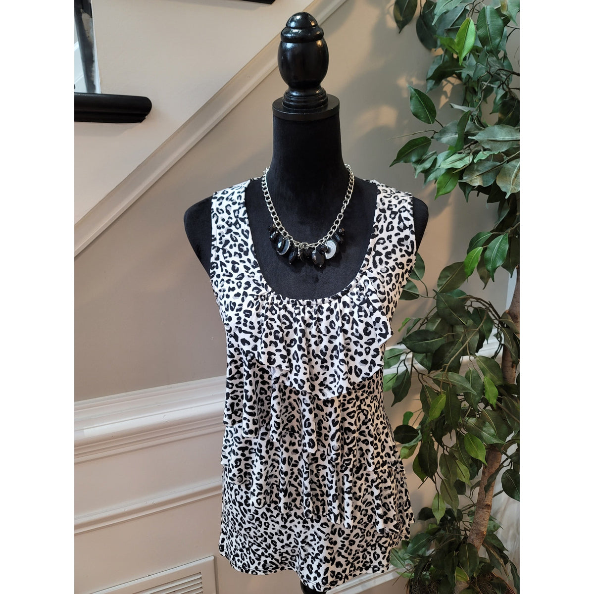 White House Black Market Ruffle Tank Top Women's Small White/Black Leopard Print