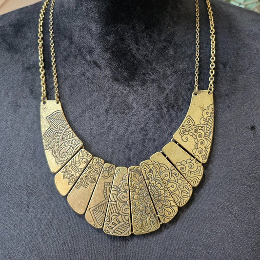 Vintage Womens Bronze Imitation Double Chained Bib Statement Necklace w/ Lobster