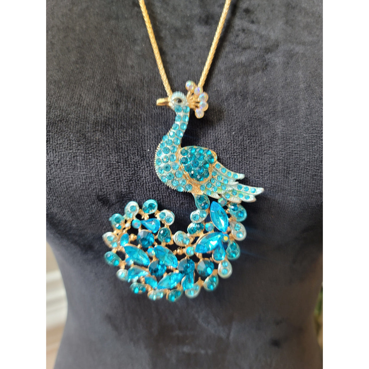 Betsey Johnson Elegant Peacock Pendant Necklace Blue Crystals And Lobster Clasp