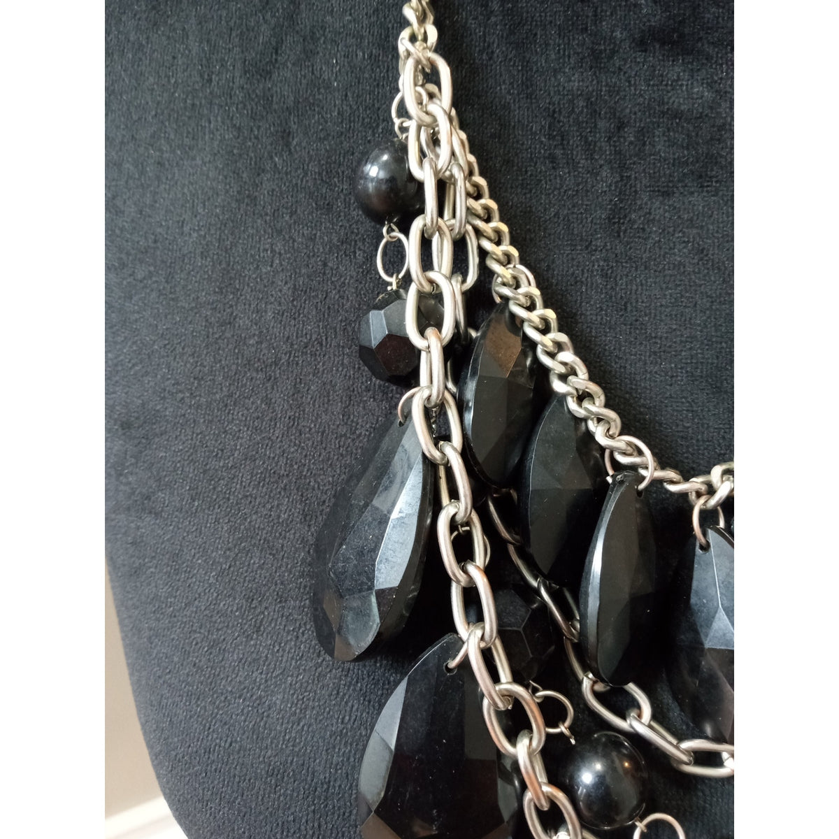 NY Black Faceted Teardrop Bib Statement Necklace Silver Tone Layered Chain