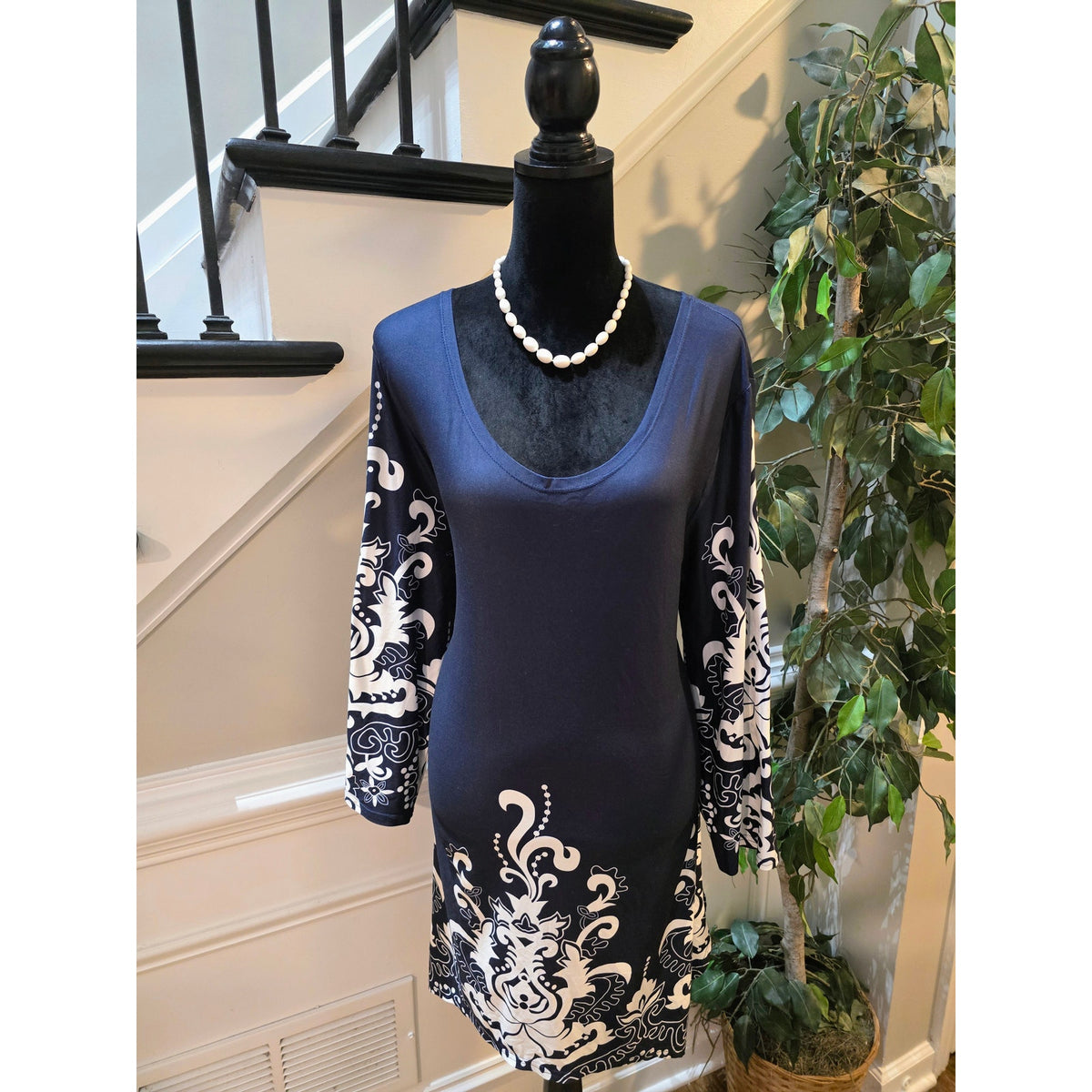 White Mark Yanette Tunic Top 2XL Navy White Stretch Flirty Scoop Drop Shoulder